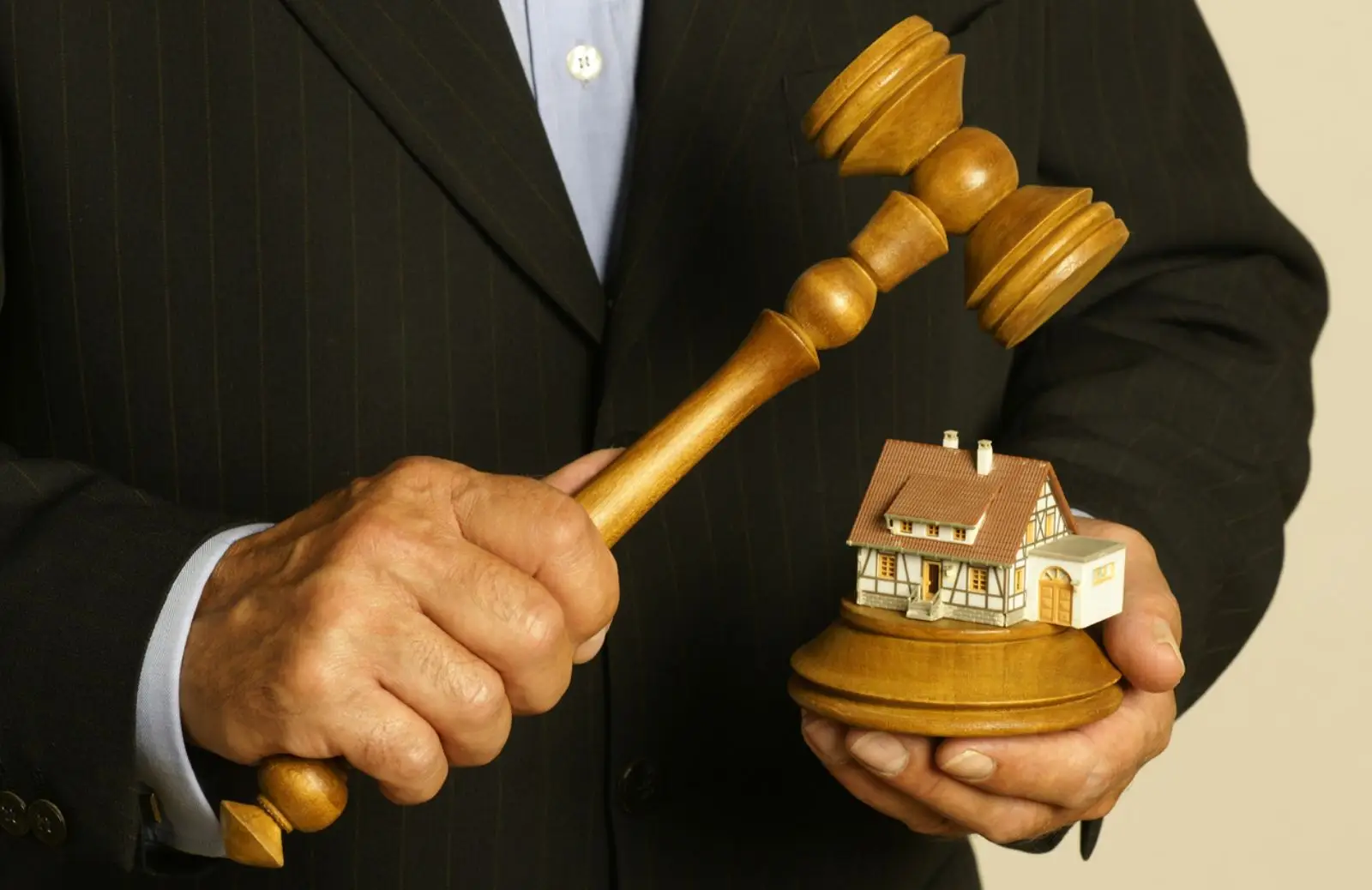 Spese notarili: chi deve pagarle davvero? Ecco la risposta definitiva che sorprende