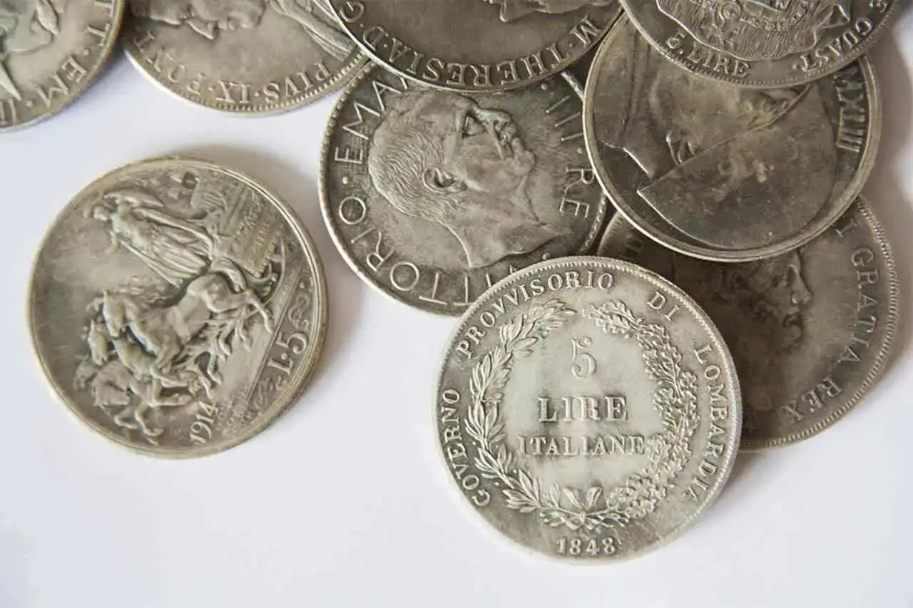 Argento 900: ecco quanto vale davvero oggi al grammo e se conviene venderlo